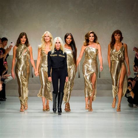 versace prossimi eventi|Milano Fashion Week, Versace: le star alla sfilata e i look PE .